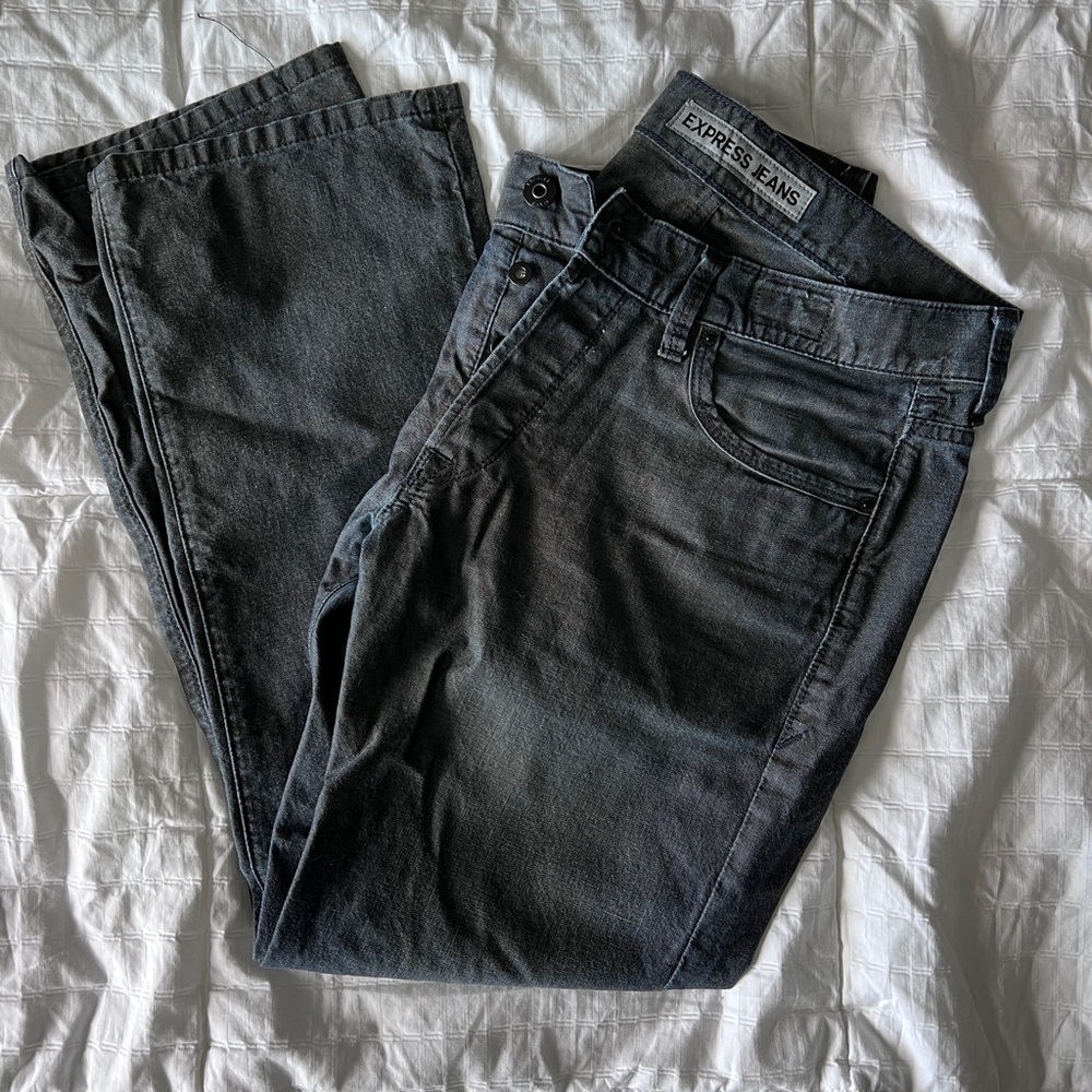 Lightly worn Express Dark Wash Kingston Classic Fit Straight Leg Men Jeans 32x30
